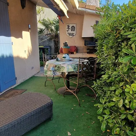 Tres Jolie Maison Languedocienne بيت للعطل *